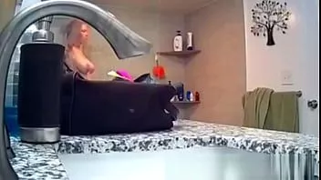 play De natuurlijke grote meloenen van mijn zus