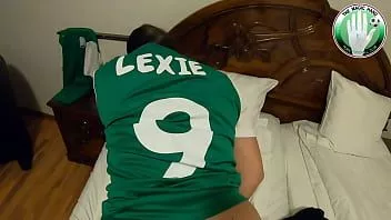 play Lexie se masturba depois do jogo de futebol