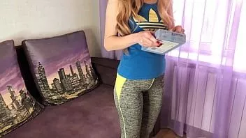 تشغيل لا أستطيع مقاومة وممارسة الجنس مع أمي أثناء التدليك - محادثة فيديو هواة روسية