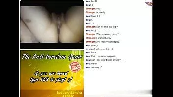 Reproduzir Adolescente mostrando buceta peluda no jogo de sexo xtoyshop