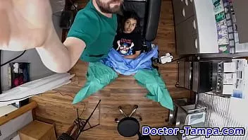 Play Become doctor tampa, insets foley catheter into aria nicole's urethra! from doctor-tampacom