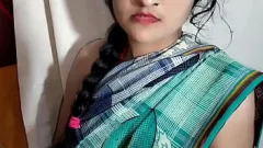 Reproduzir Experimente o Desi Delight: Cute Indian Village Bhabhi em MMS íntimo