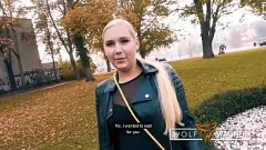 play Tanggal Bercinta Wild Berlin: MILF, Blowjobs, dan Cumshots Publik - Bagian 2