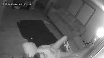 Redare Milf își face plăcere pe canapeaua mea