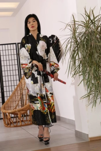 Porno Yıldızı Akasha Coliun