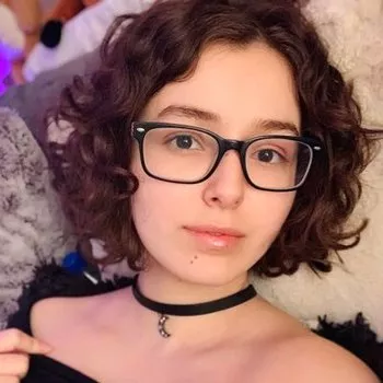 Порнозвезда Leana Lovings